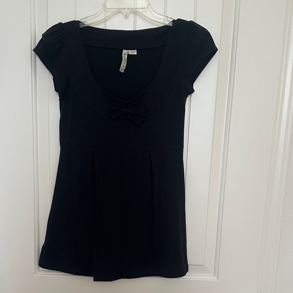 Bow Black top with Bow Accent